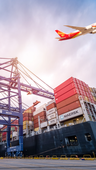 Dahua's Trade Compliance Group is responsible for  ensuring the comprehensive and effective implementation of the company's trade compliance program. Our programme ensures our program ensures that: <br />
<br />
Dahua is committed to complying with the export control and economic sanctions laws and regulations of the countries/regions where business operates. The company strictly adheres to applicable export controls and economic sanctions set forth by the United Nations, China, the United States, the European Union, and other countries/regions, as well as relevant international organizations.<br />
<br />
Under no circumstances should an organization or individual acting on behalf of the company pursue short-term commercial gains at the expense of the Company's brand and long-term development.