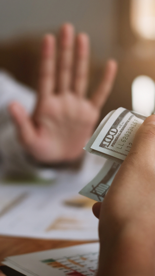 The programme ensures that Dahua adheres to all relevant anti-corruption and anti-bribery laws and regulations. This ensures our program ensures that: <br />
<br />
Dahua conducts its business with fairness, integrity and transparency.<br />
<br />
Dahua has a zero-tolerance attitude towards bribery and corruption. All the company's employees and business partners must strictly abide by these obligations in the course of their daily business operations.