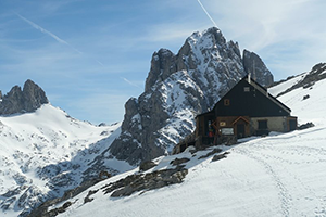 Dahua IP Camera Helps Monitor Weather for Mountain Refugio Collado Jermoso